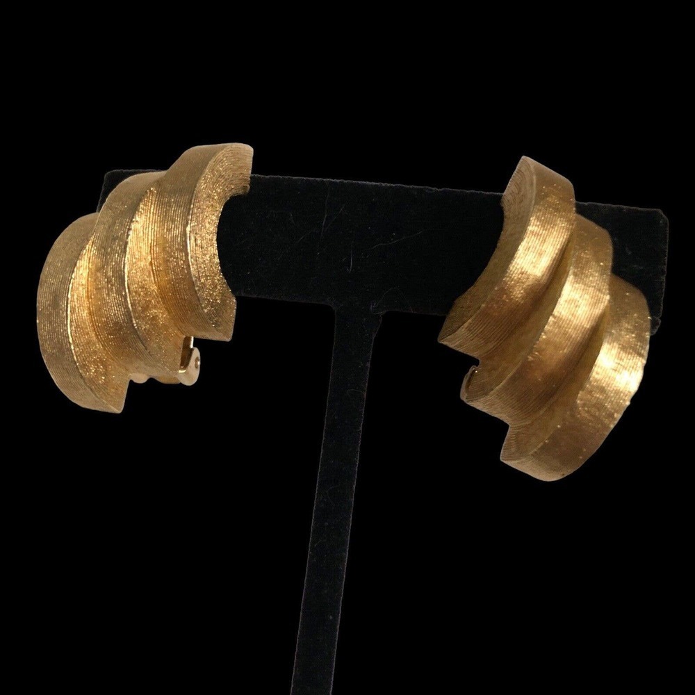 Christian Dior Clip On Earrings 1970s 1980s Runway Couture Textured Gold Drops - Picture 10 of 10